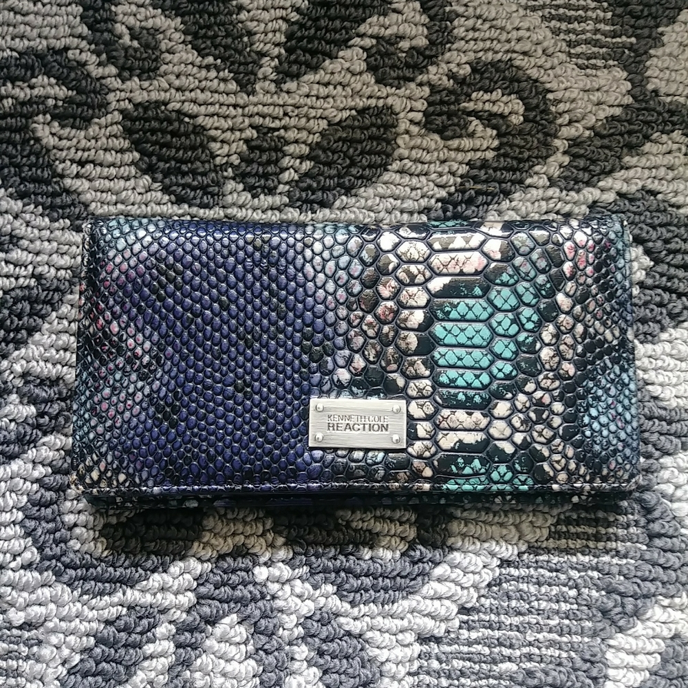UGC KENNETH COLE REACTION FAUX SNAKE PRINT WALLET